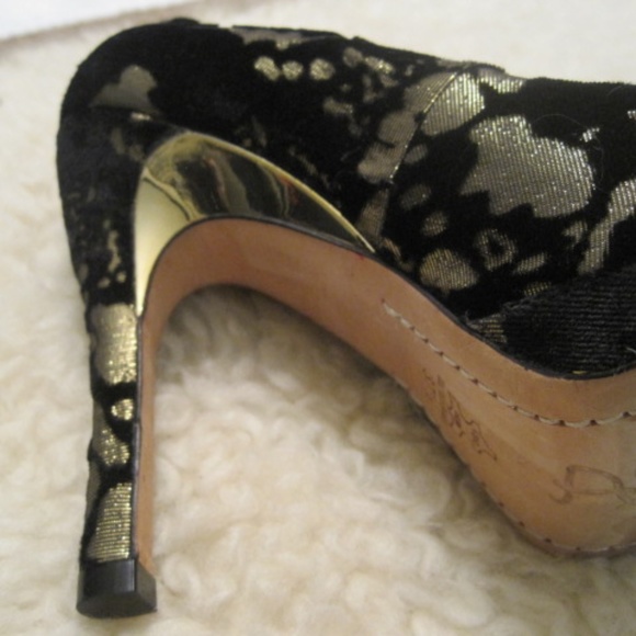 ALICE & OLIVIA Helena Pumps - Picture 4 of 7